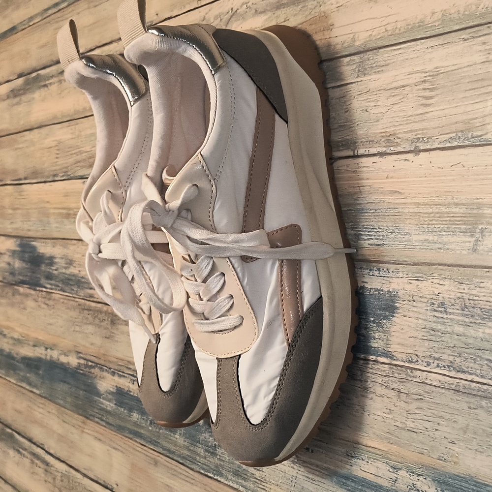 Yellowbox Ratna Neutral Sneakers Sz 9